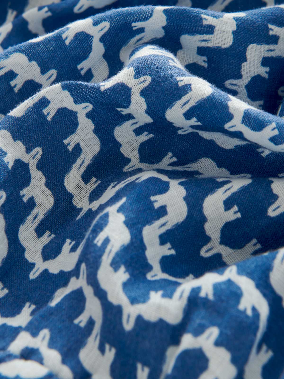 Detailed fabric view of Men's Elephant Palace Blue Eleuthera Linen Trousers. Old money trousers fabric made from 100% linen.