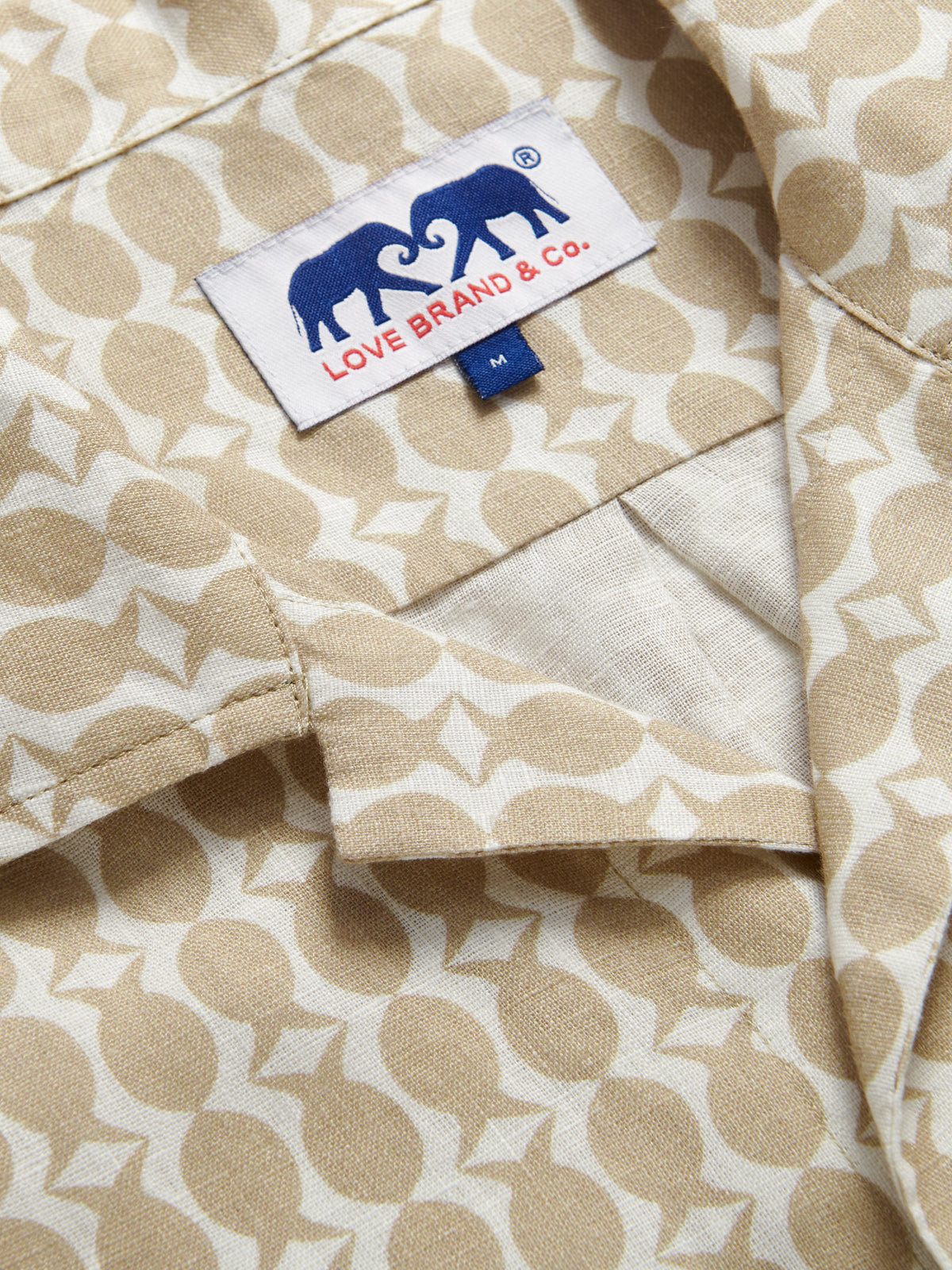 Detailed view of Men's Pina Colada Arawak Linen Shirt. Close-up of the collar on this linen button-up shirt.