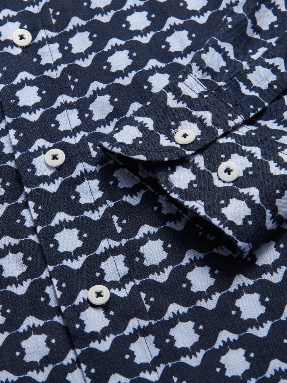 close up view of the cuffs on our Rhino Rhythm Abaco mens Linen Shirt