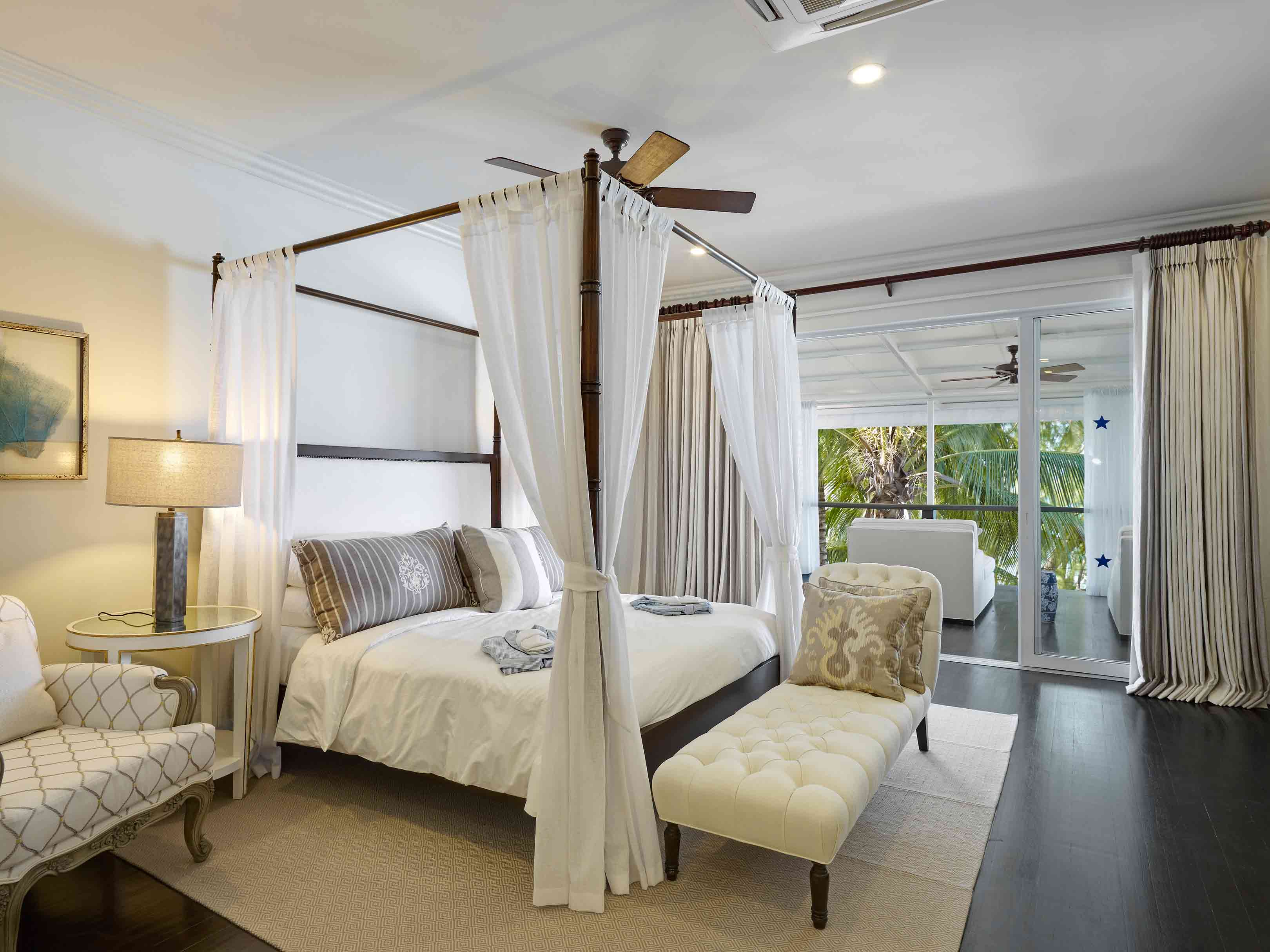 The Lone Star Hotel Cadillac Bedroom interior.