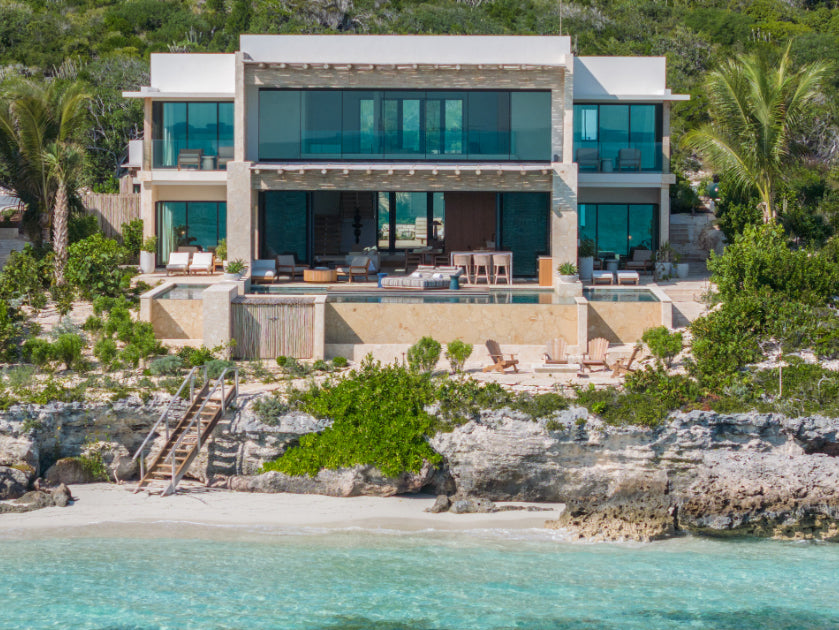 Modern beachfront house with ocean view at the strand