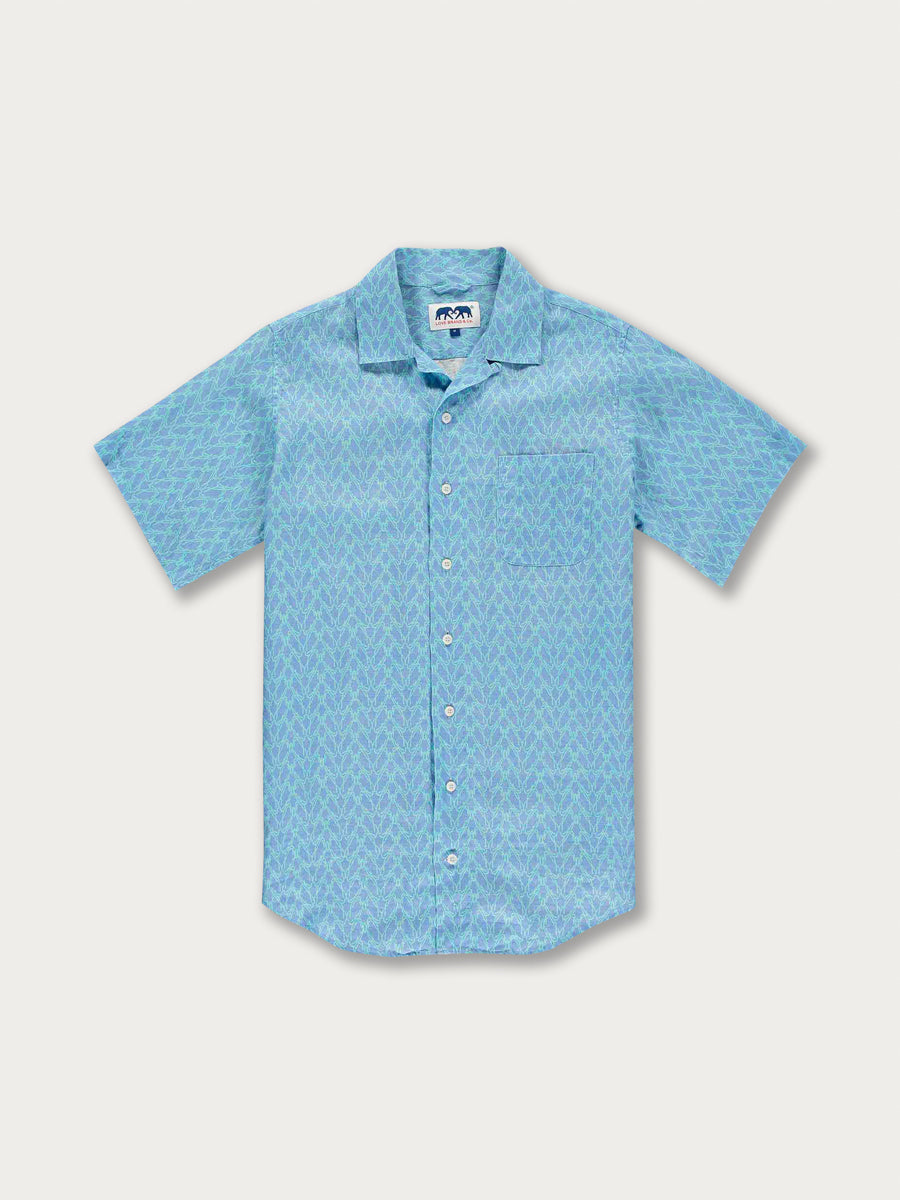 Men's Posidonia y el Mar Arawak Linen Shirt in blue and green. Mens linen shirt displaying right side pocket and button-up design with short sleeves.