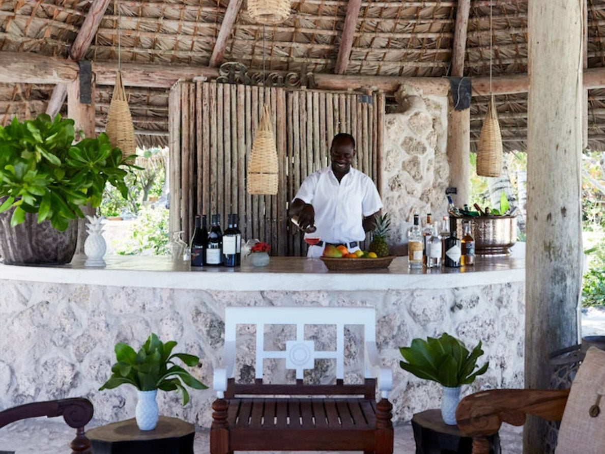 Tiki bar at Kamalame Cay